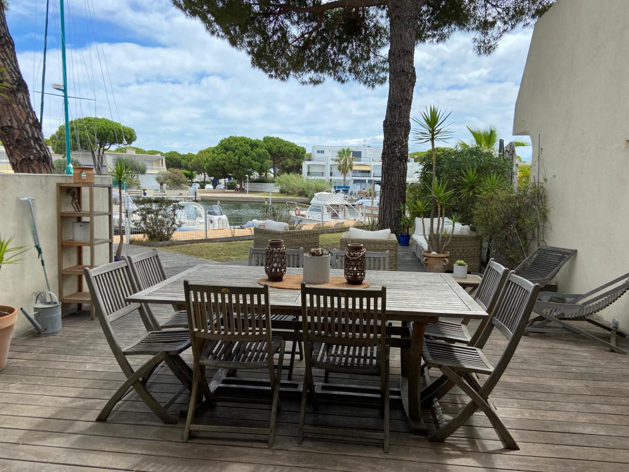 Marina Avec Place De Bateau A Port Camargue Villa